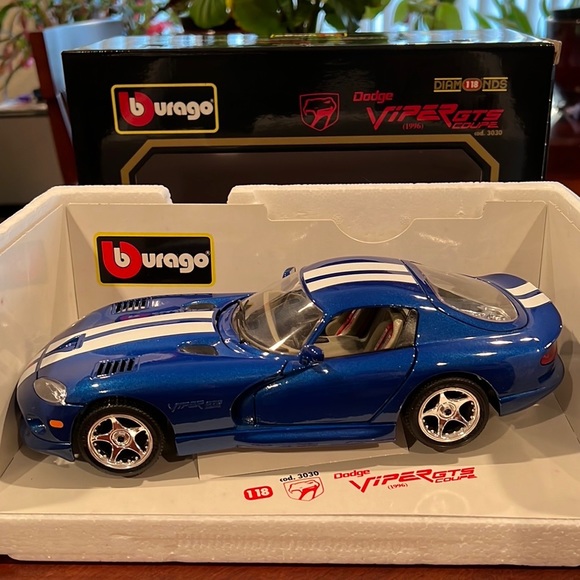 Vintage Burago Die Cast Metal 1996 Dodge Viper GTS Coupe - Picture 1 of 10
